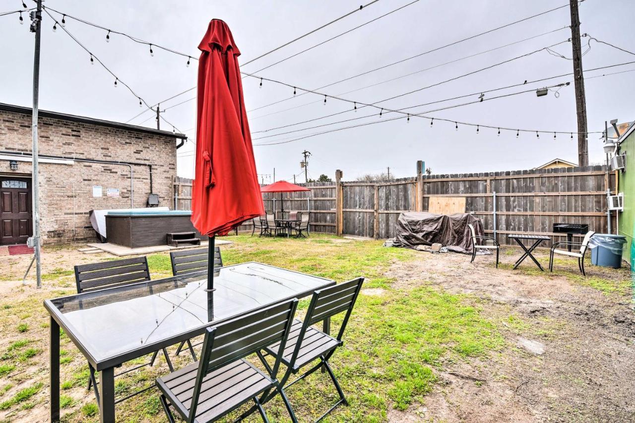 Beautiful Galveston Apt With Deck Less Than 3 Mi To Dtwn! ภายนอก รูปภาพ
