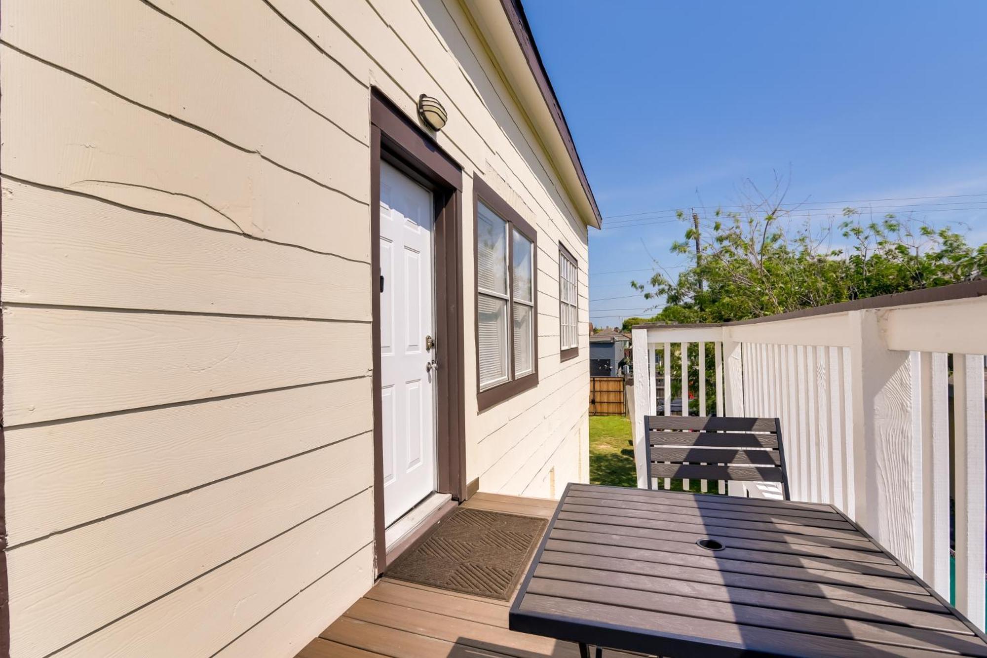Beautiful Galveston Apt With Deck Less Than 3 Mi To Dtwn! ภายนอก รูปภาพ
